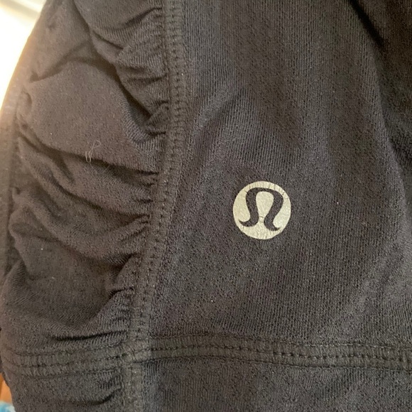 lululemon black white, gray yoga pants with rouching down the sides & pockets.4 - Picture 8 of 11